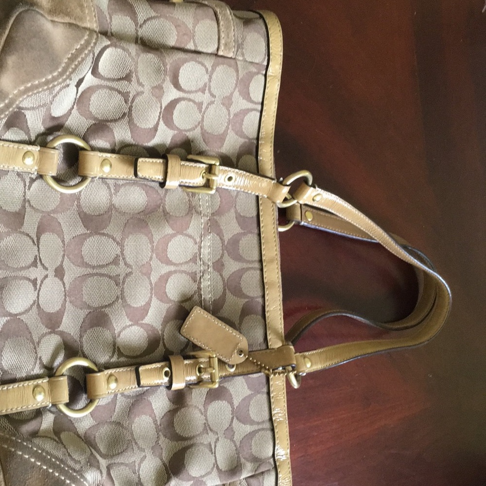 Classic coach purse